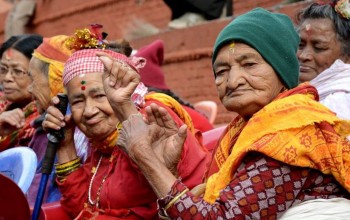 सन्तान साथमा नहुँदाको पीडा : ज्येष्ठ नागरिकलाई शुल्क तिरेर वृद्धाश्रममा बस्नुपर्ने बाध्यता